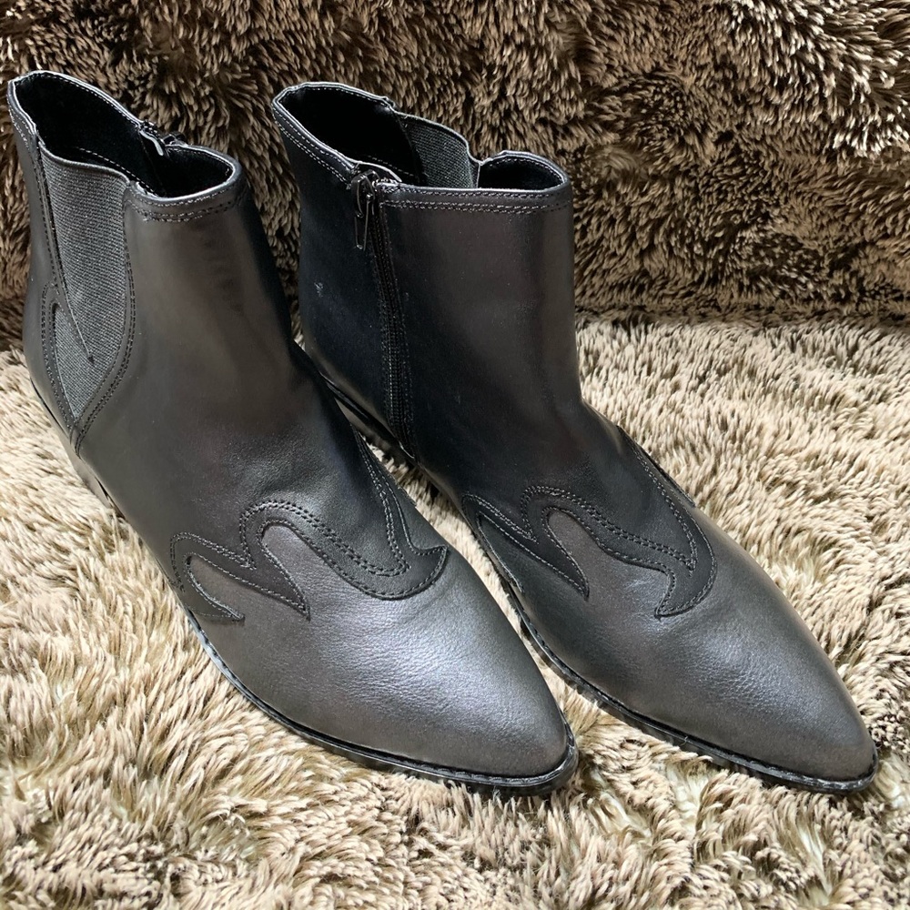 BCBG girls shoes